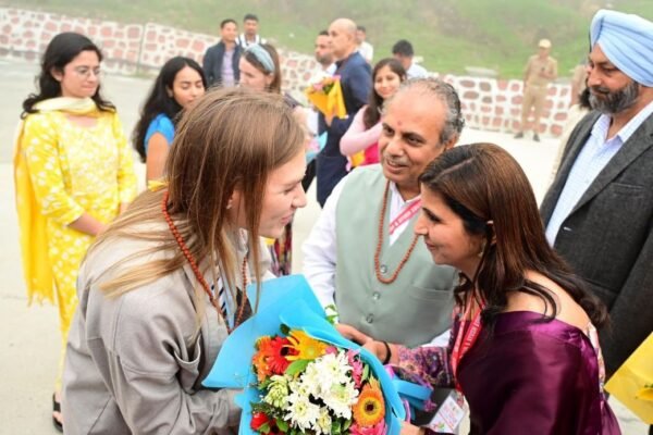 भराड़ीसैंण, गैरसैंण की मिट्टी ने जीता विदेशी मेहमानों का दिल विदेशी मेहमानों ने सराहा उत्तराखंड की संस्कृति और सौंदर्य