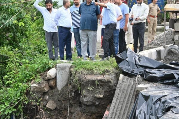 कैबिनेट मंत्री गणेश जोशी ने भारी बारिश से प्रभावित क्षेत्रों का किया निरीक्षण, मालसी में नए पुल निर्माण की DPR तैयार करने के निर्देश