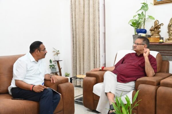 मंत्री गणेश जोशी का निर्देश – बरसात से क्षतिग्रस्त सड़कों व पुलों के निर्माण कार्य में लाएं तेजी