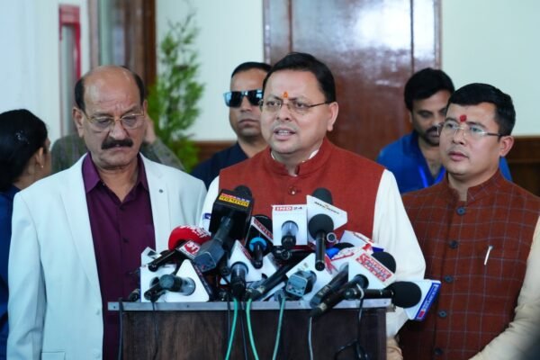 सदन में हंगामा विपक्ष की हताशा का परिचायक – सीएम धामी मुख्यमंत्री बोले सरकार हर मुद्दे पर बहस के लिए तैयार विपक्ष हर जगह चुनावों में हार के बाद बनाता है बहाना
