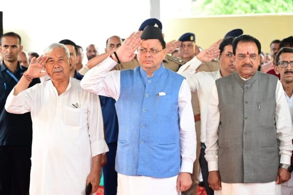 सीएम धामी ने खटीमा गोलीकांड के शहीदों को दी श्रद्धांजलि