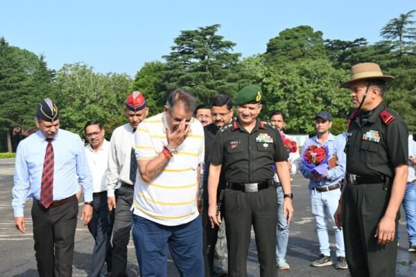 लैंसडाउन पहुंचे सैनिक कल्याण मंत्री गणेश जोशी, अपनी कर्मभूमि को किया नमन